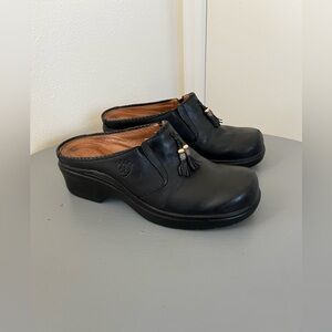 Ariat Women’s Black Leather Mendocino Mule Clogs with Tassel Size 9.5